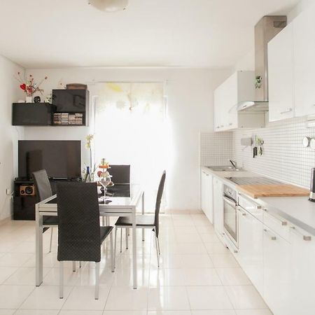 Apartment Nina , Bacvice Beach Сплит Екстериор снимка