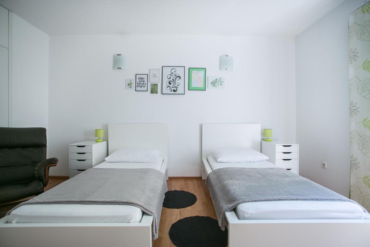 Apartment Nina , Bacvice Beach Сплит Екстериор снимка