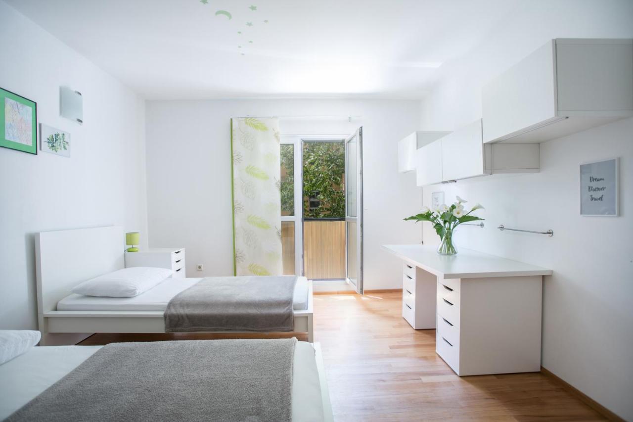Apartment Nina , Bacvice Beach Сплит Екстериор снимка